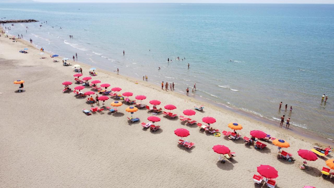 Anxur Village Camping Terracina Eksteriør billede